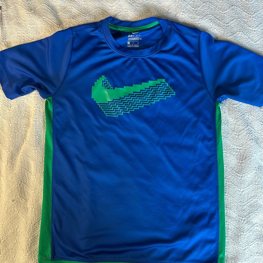 Nike kids drifit